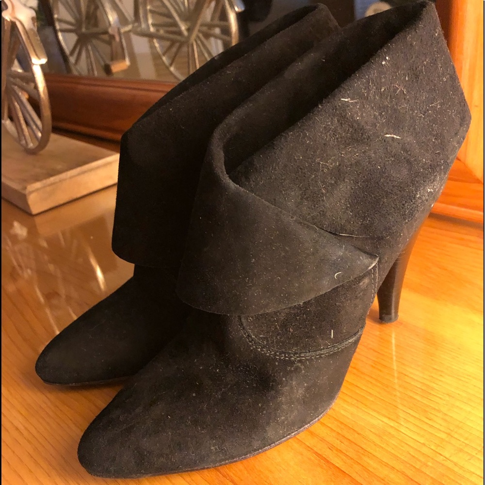 Via Spiga Suri Suede Heels - Picture 2 of 6